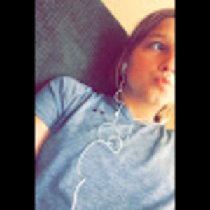 Meet your Posher, Caris
